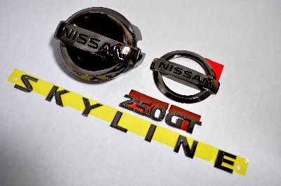 Ｖ３６系スカイライン　２５０ＧＴ　ブラックメッキエンブレム４点ＳＥＴ　　INVENTER/grow/メッキ/ブラッククローム/ゴールド/車エンブレム/車パーツ/｜INVENTER