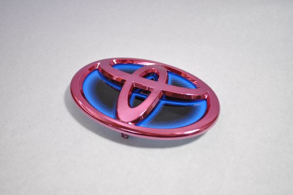 ZVW３０系プリウス　リアＴマーク　レッドメッキエンブレム　　INVENTER/grow/メッキ/ブラッククローム/ゴールド/車エンブレム/車パーツ/
