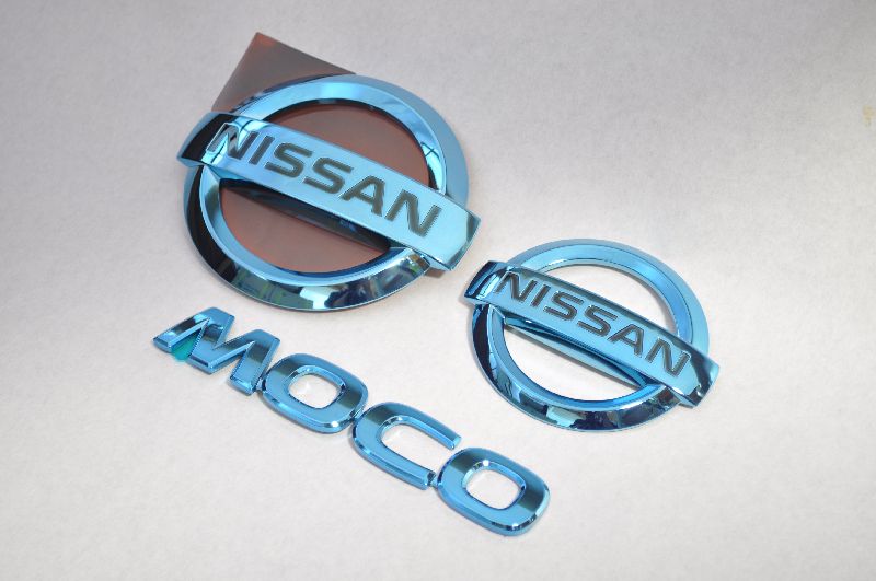 秋冬新作 エンブレム ニッサン ｋカー モコ 車用品 ｍｇ３３ 外装 エアロパーツ モコ ブルーメッキエンブレム3点ｓｅｔ 純正 メッキ カラーメッキ セット 単品 車 車パーツ カーパーツ 高品質 送料無料 Inventer 一部予約販売