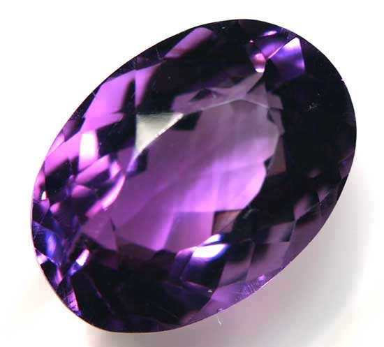 アメシスト　6.59　カラット　10ｘ14ｍｍ　86