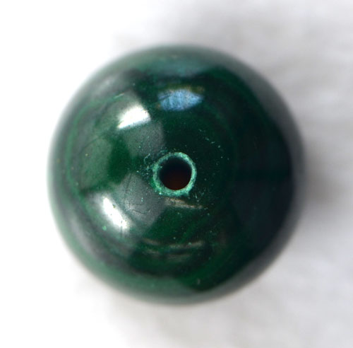 マラカイト 穴開15mm 43.20 カラット 839