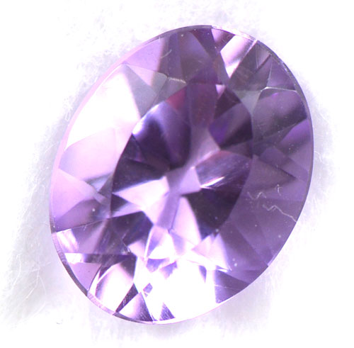 アメシスト　4.86　カラット　10x13ｍｍ　379
