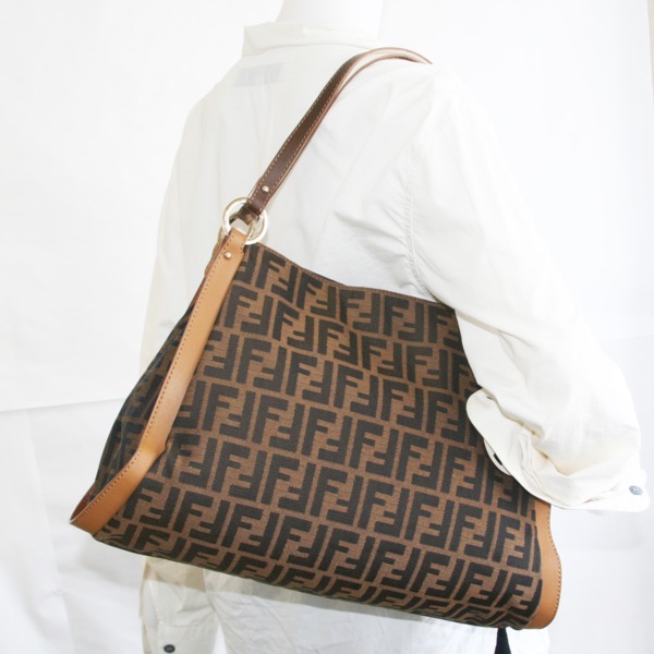 318164【新品同様】【FENDI】【フェンディ】トートバッグ ズッカ柄 キャンバス×カーフ ブラウン 8BR652|一風騎士