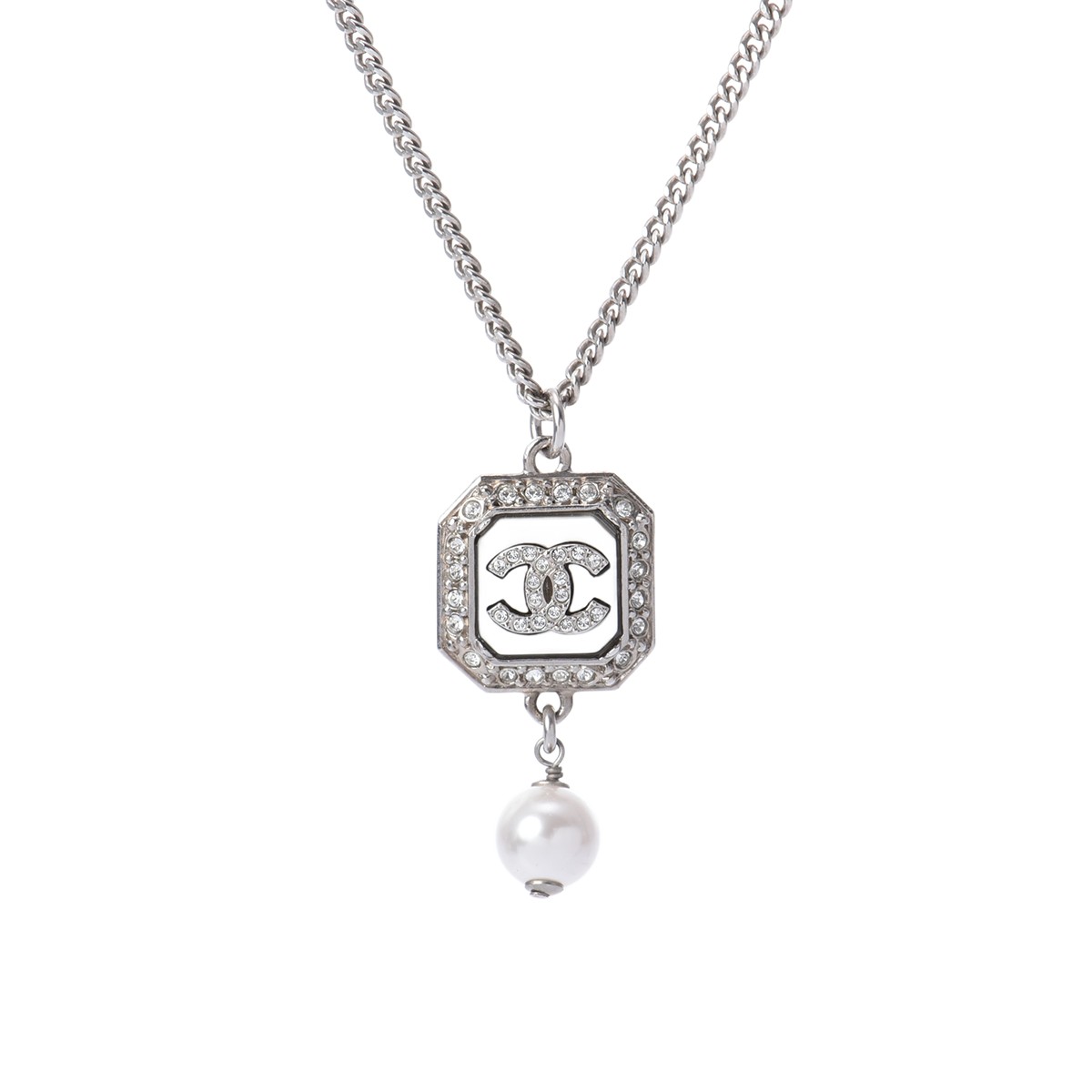 【～4/10 最大5万円クーポン】シャネル CHANEL スクエア シルバー/ホワイト メタル/クリスタル/レジンパール レディース ネックレス シャネル 【ローン48回払い無金利】【中古】 49,188円