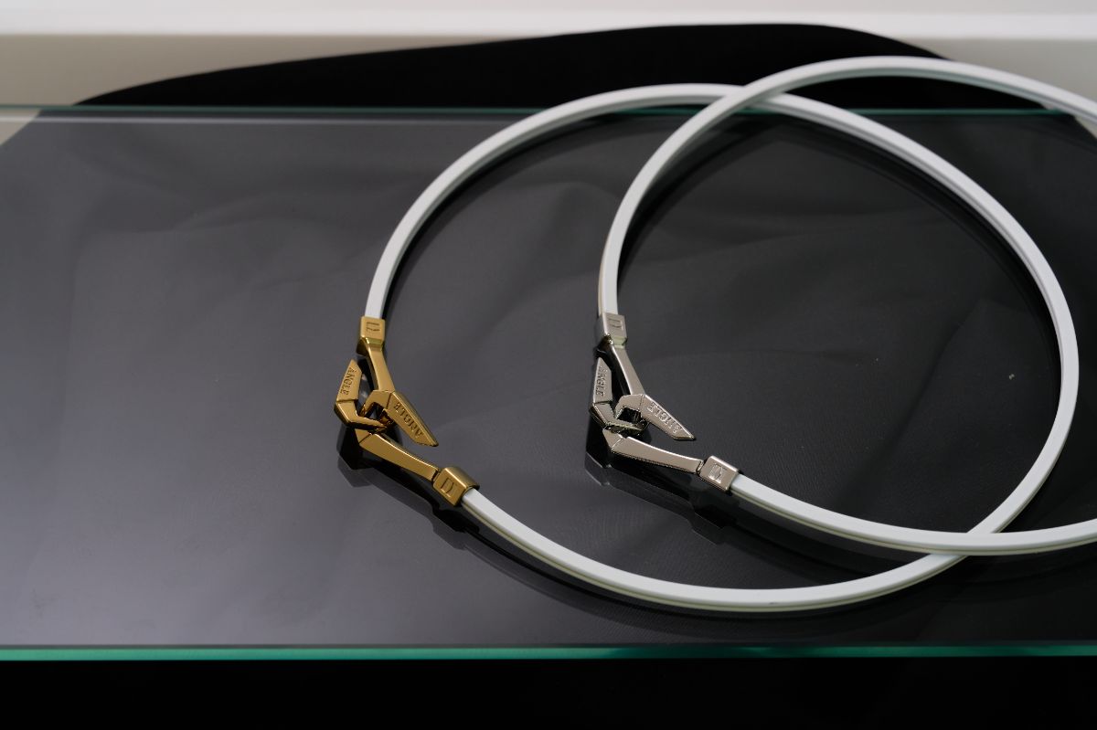 【待望の新作】【トップアスリートの間で話題】磁気 ネックレス ANGLE e.MODEL 01 NECKLACE アングル メンズ レディース プラチナ ブラック磁石 磁力 ネックレス 耐海水使用 筋肉 肩こり 筋肉の回復 筋肉のハレほぐれ リラックス 五十肩 ゴルフ 野球|帝塚山ジュエリー