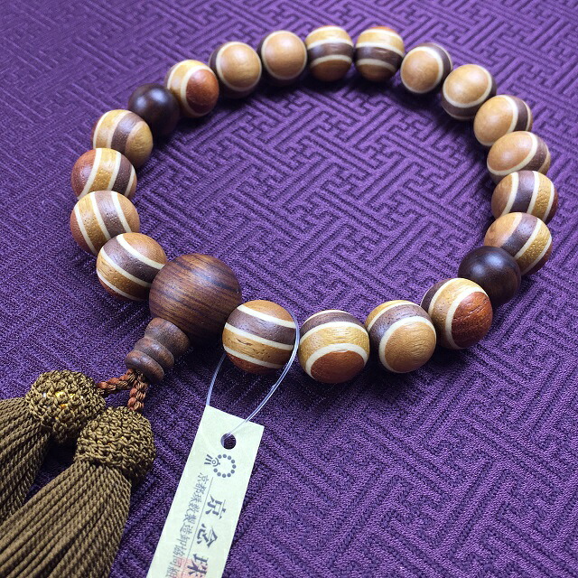 数珠 男性用 念珠 一連 箱根寄木細工 栴檀せんだん 正絹頭房 濃利久色|仏壇・仏具いろは店
