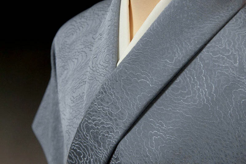 楽天市場】色無地 紋意匠 吹雪瑞雲文 紅掛鼠 : 色無地着物専門