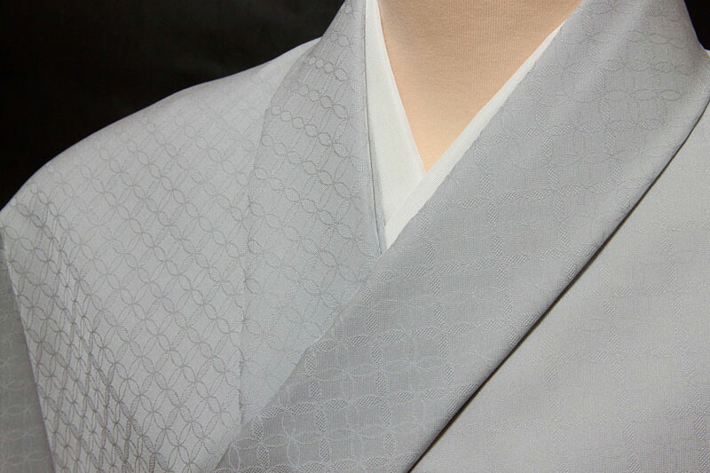 色無地 紋意匠 さやがた文様 茜色 正絹 反物 楽天市場】色無地 特選6Aシルク 紋意匠桐竹鳳凰文 霞色【反物1