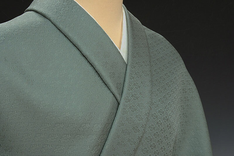 色無地　紋意匠　瑞雲海松菱文　錆青磁【反物1反・胴裏1枚・共色八掛1枚のセット】｜色無地着物専門　みやこさかえ