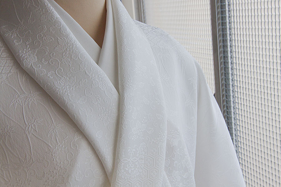 楽天市場】【色無地 紋意匠 菊水文 薄墨色】【反物1反・胴裏1枚