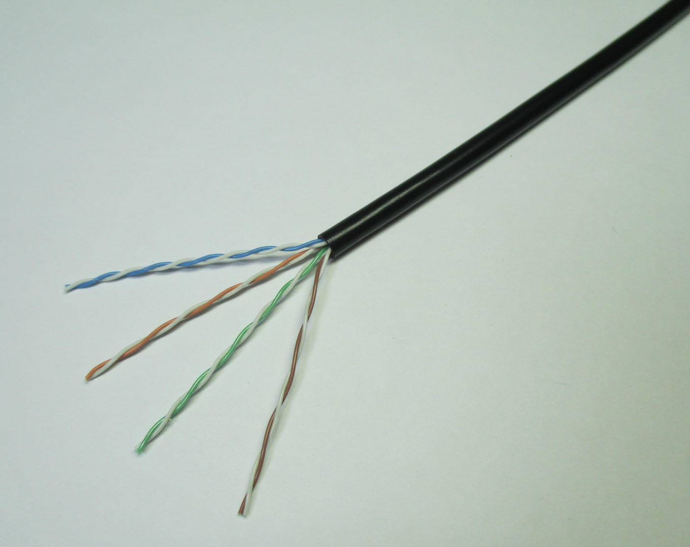 冨士電線 H12-TPCC5(S)-15m Cat5e RJ45コネクタ付超細径 耐熱LANケーブル (黒) 15m H12-TPCC5 (S) -15m