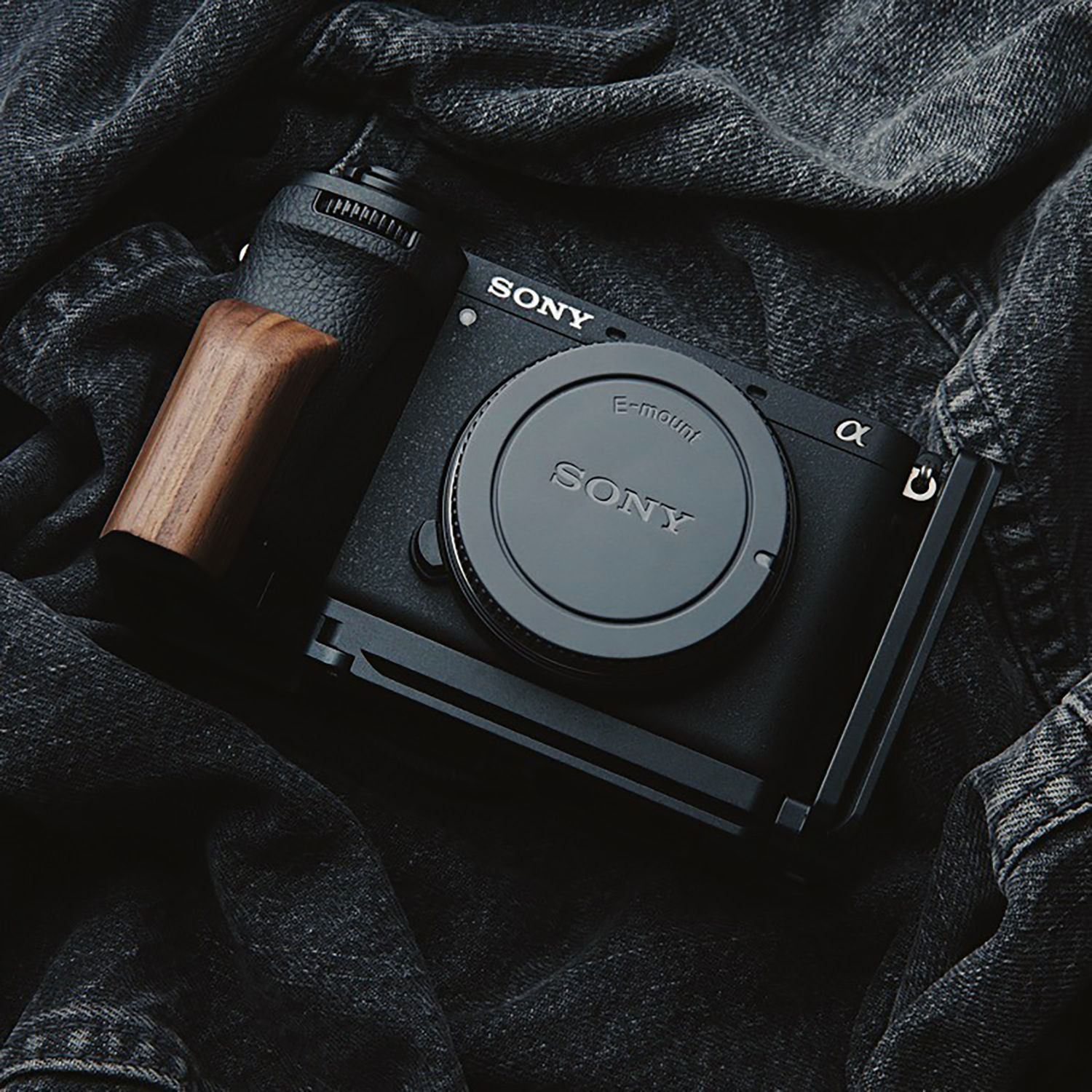 SONY ソニー a6700用ハンドグリップ 楽天市場】SONY A6700 専用 ハンドグリップメタル 檀木材