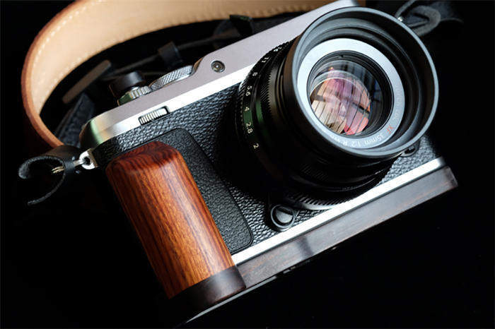 FUJIFILM X-E3 XE3 専用 ハンドグリップメタル 檀材木 上半身容れもの 用のハンドグリップです 取り替えっこ 独居室取り替えっこ助けになる 根もと開閉