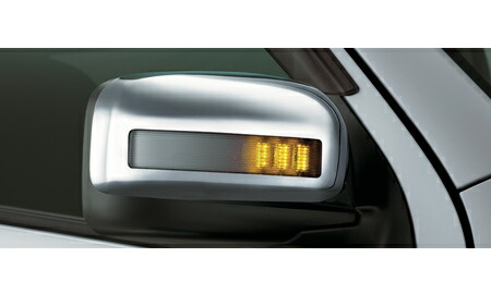 NISSAN【ﾆｯｻﾝ】CARAVAN【ｷｬﾗﾊﾞﾝ】E26系 ウインカー付ドアミラーカバー（メッキ） E26 純正 用品 部品 ﾊﾟｰﾂ ｱｸｾｻﾘ ｵﾌﾟｼｮﾝ M8DW1 【宅配便のみ】