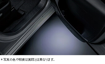 TOYOTA【ﾄﾖﾀ】ESQUIRE【ｴｽｸｧｲｱ】80系 エントリーライト ZRR80 ZWR80 純正 用品 部品 ﾊﾟｰﾂ ｱｸｾｻﾘ ｵﾌﾟｼｮﾝ 08527-28200 【宅配便 小サイズ】