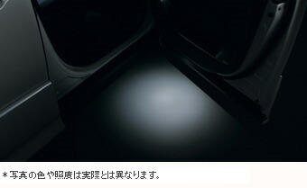 TOYOTA【トヨタ】VOXY【ヴォクシー】80系 エントリーライト ZRR80 ZWR80 純正 用品 部品 ﾊﾟｰﾂ ｱｸｾｻﾘ ｵﾌﾟｼｮﾝ 08527-28200 【宅配便 小サイズ】