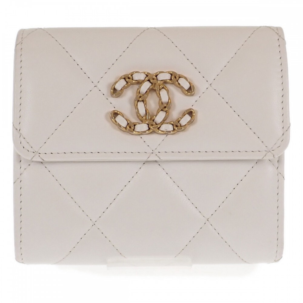 シャネル CHANEL 19フラップウォレット AP2809 三つ折り財布 ラムスキン ホワイト ゴールド金具 レディース【中古】【ABランク】