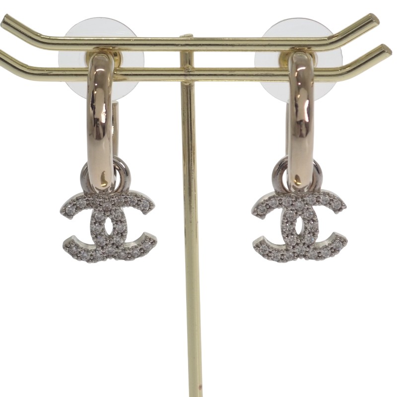 CHANEL フープ　スイング　シルバーピアス　ココマーク CHANEL フープ スイング シルバーピアス ココマーク CHANEL シャネル