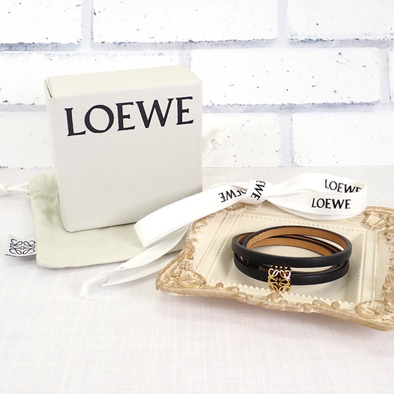ロエベ LOEWE アナグラムブレスレット S J242TWLX03 カーフ ブラック 黒 ゴールド金具 レディース 保存箱付き アクセサリー【中古】【Aランク】｜ISEYA ONLINE 店