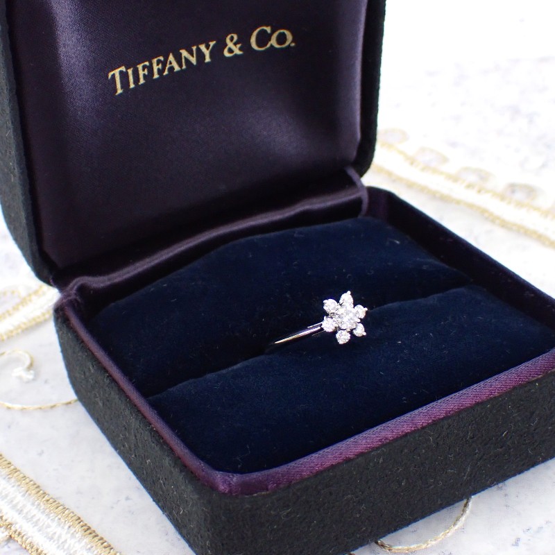 ティファニー TIFFANY&Co. バターカップリング 9号 #49 指輪 Pt950プラチナ ダイヤモンド レディース フラワー 花【中古】【Aランク】｜ISEYA ONLINE 店