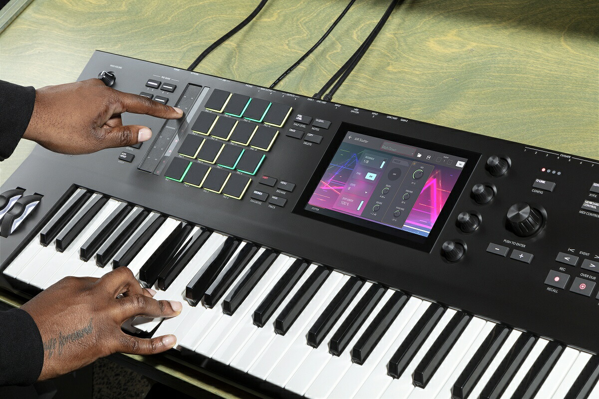 AkaiProfessional/MPCKEY61STANDALONEMPCSYNTHESIZERKEYBOARD【渋谷店】