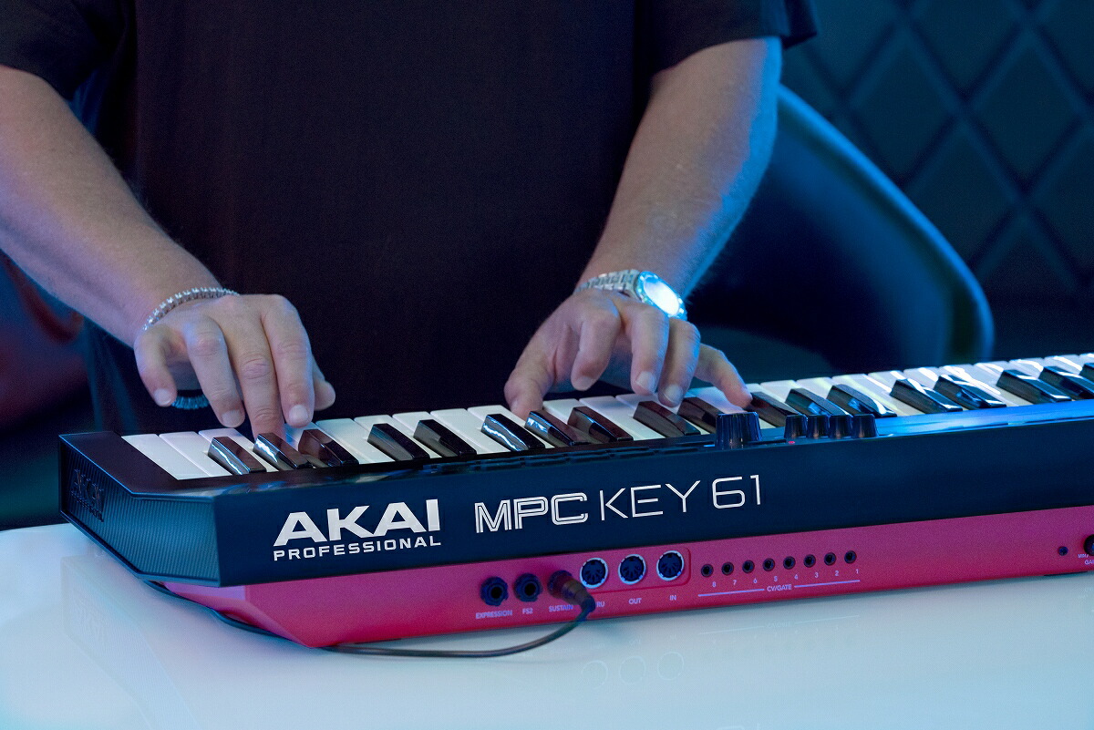 AkaiProfessional/MPCKEY61STANDALONEMPCSYNTHESIZERKEYBOARD【渋谷店】
