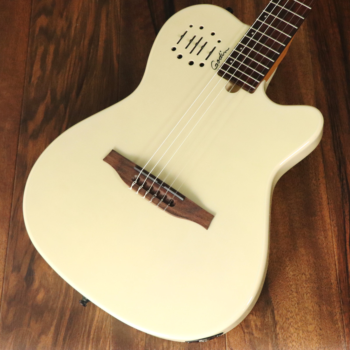 Godin / Multiac Mundial Ozark Cream 【S/N 24307465】【梅田店】