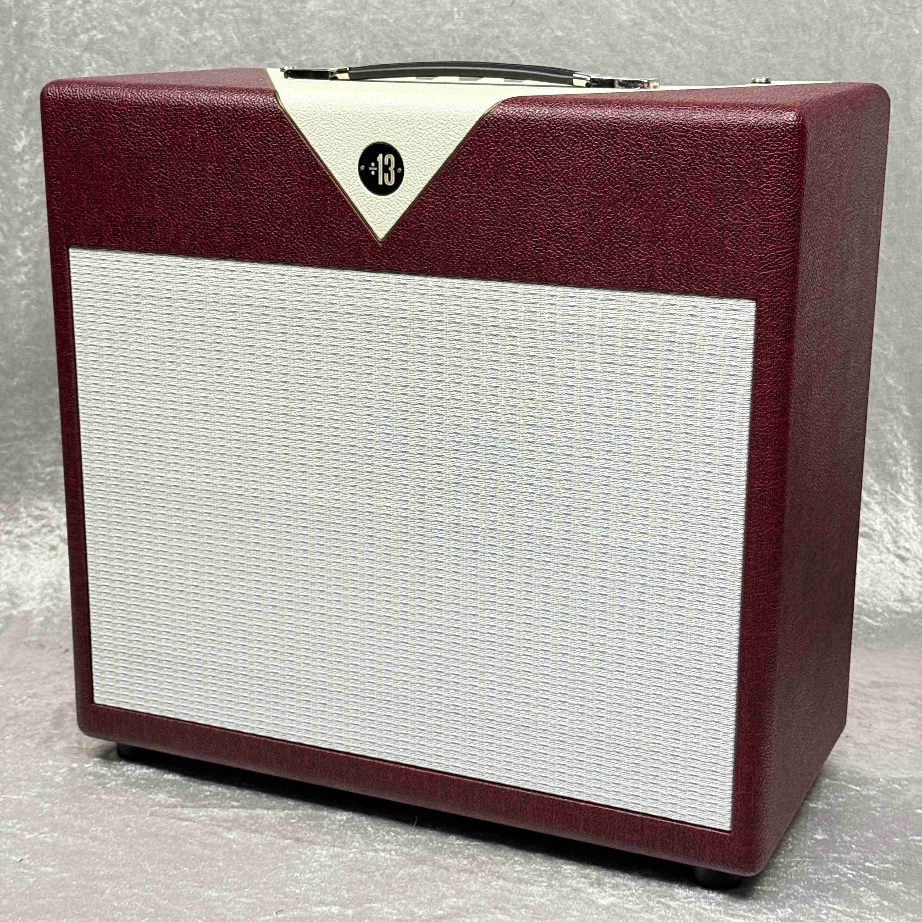 Divided by 13 / CJ 11 Vintage Bordeaux with Ivory Bronco 《長期展示特価》【新宿店】｜イシバシ楽器 17Shops