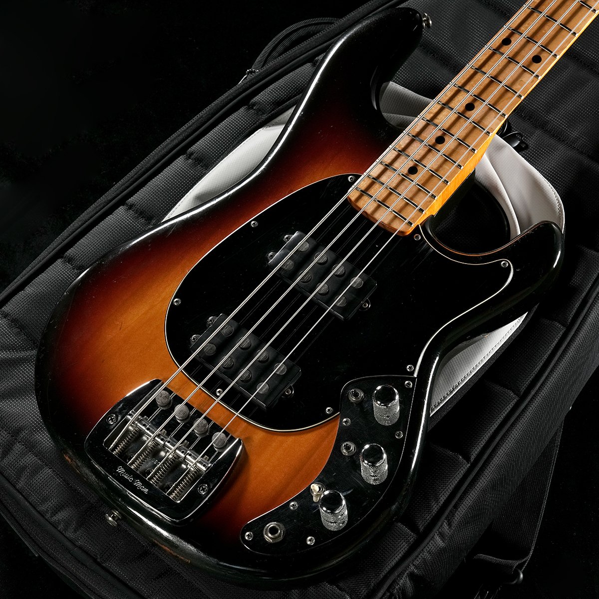 【Vintage】MUSIC MAN / 1979 Sabre Bass Sunburst 【渋谷店】《05VG》【値下げ】