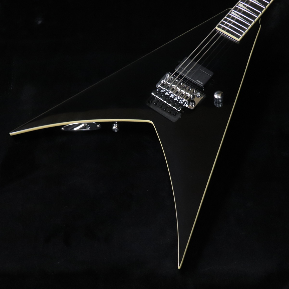 Jackson / Pro Plus Limited Edition Pure Metal King V KV1A Ebony Fingerboard Gloss Black 【梅田店】