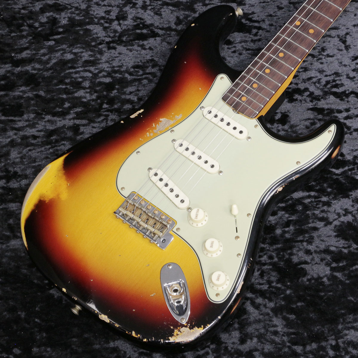 【中古】FENDER CUSTOM SHOP / 2024 Limited Edition 1964 L-Series Stratocaster Heavy Relic Faded Aged Target 3-Tone Sunburst 【新宿店】【7/9 値下げ!】|イシバシ楽器 17Shops