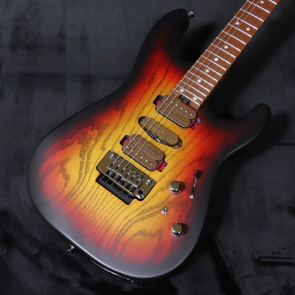 Charvel / Guthrie Govan Signature MJ San Dimas SD24 CM Caramelized Maple Three-Tone Sunburst 【梅田店】｜イシバシ楽器 17Shops