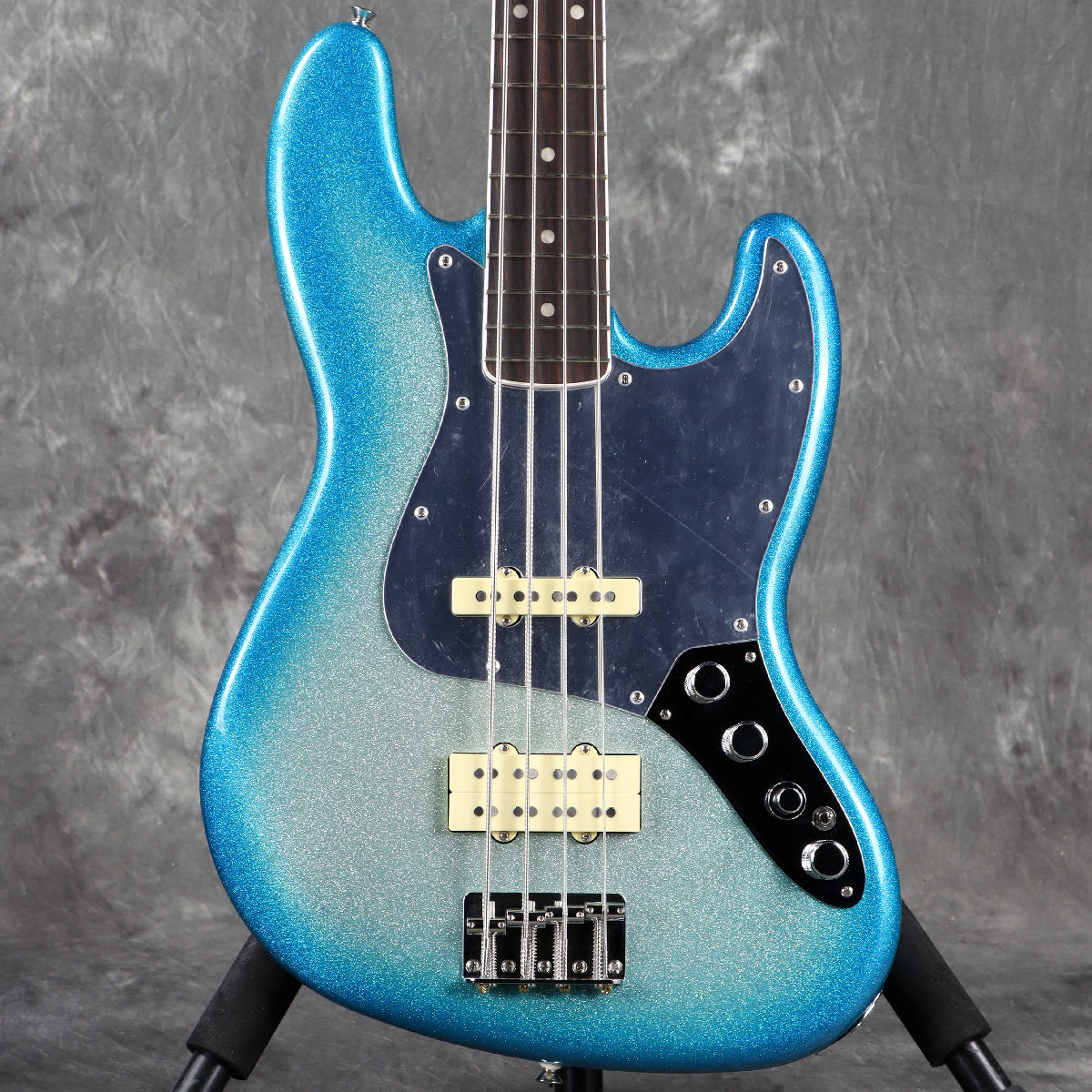楽天市場】Fender Player Plus Jazz Bass -Belair Blue / Pau Ferro