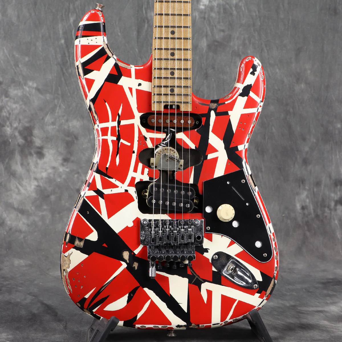 EVH / Striped Series Frankie Red/White/Black Relic【3.26kg】[S/N EVH2401162]【YRK】
