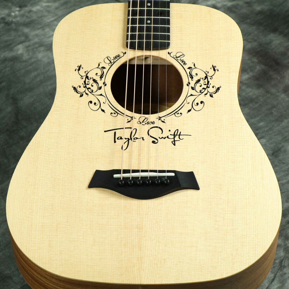 在庫有り Taylor Taylor Swift Baby Taylor Ts Bt クリップチューナー カポをプレゼント 80 Set テイラースウィフトシグネイチャーモデル テイラー ミニ アコースティックギター フォークギター アコギ Beyondthereturngh Com