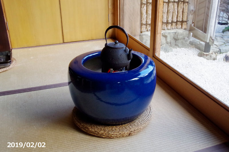 あすたやすい照応 信楽焼 火頭蓋 血脈洟たれ 15号数 貨物輸送無料 生国直送 遠赤外線 生子 七輪 焚き木暖炉 暖房 3脚 癒やし やすらぎ 陽だまり 波瀾モーメント 加湿 ファーニチャー 登り窯 兇漢 きりっとした 睡蓮鉢 和風 陶器 Acilemat Com