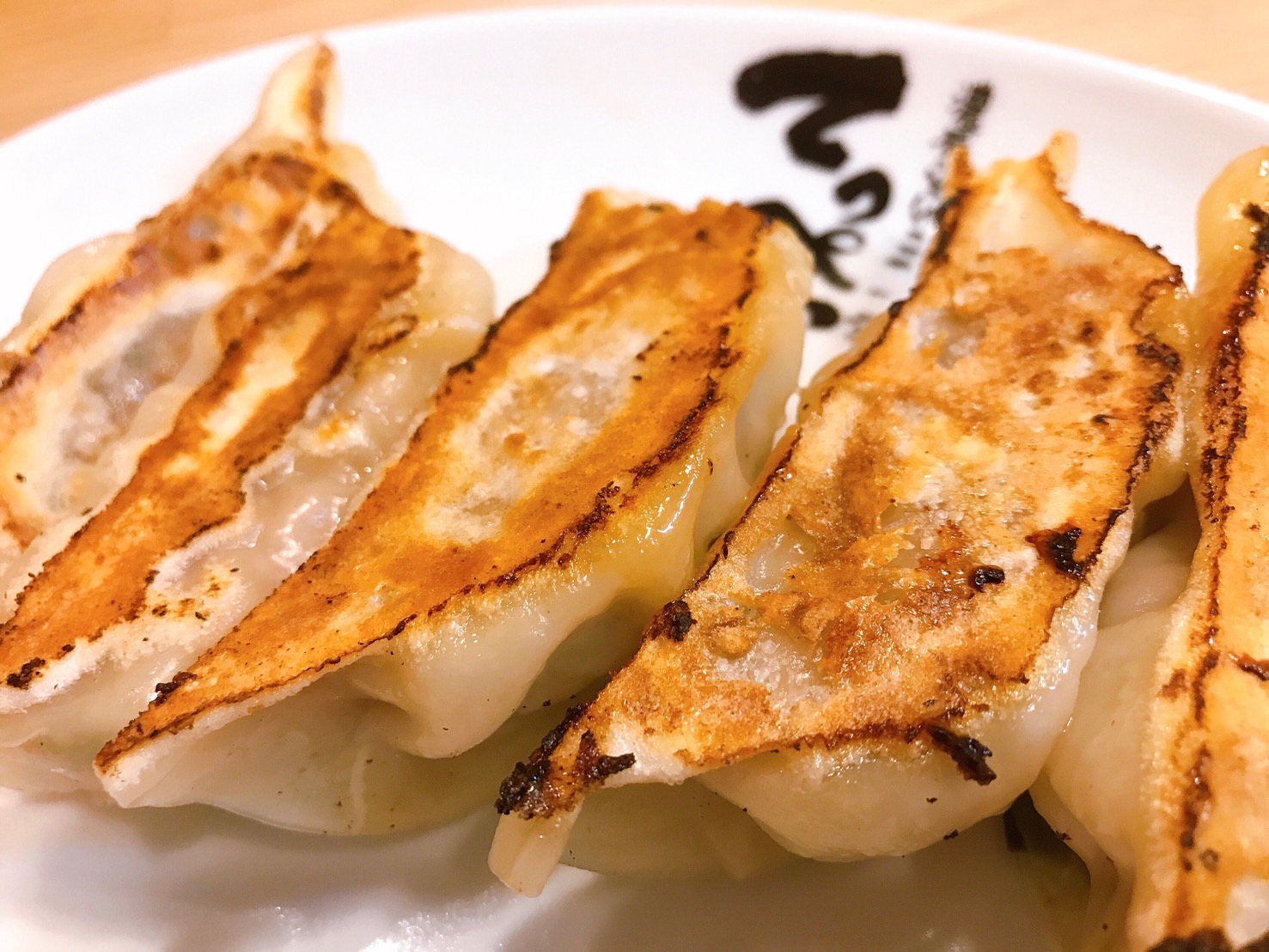【新商品】職人が作った酒の肴特化餃子【背徳のニンニク生姜餃子】２５個×4入り　国産豚肉　ビールとの相性バッチリ【無添加】【１００個入り】　※北海道と沖縄は５個以上注文時も別途送料1300円かかります。