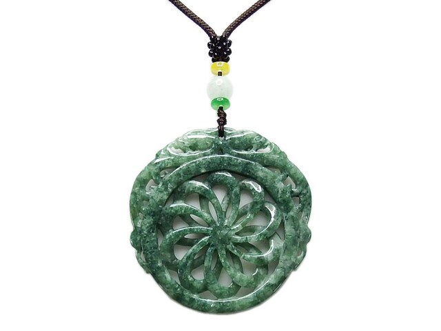 濃い緑ひすいジェダイト本翡翠デか螺旋菊花紋ヒキュウ彫刻天然石紐ネックレス 高価値セリー