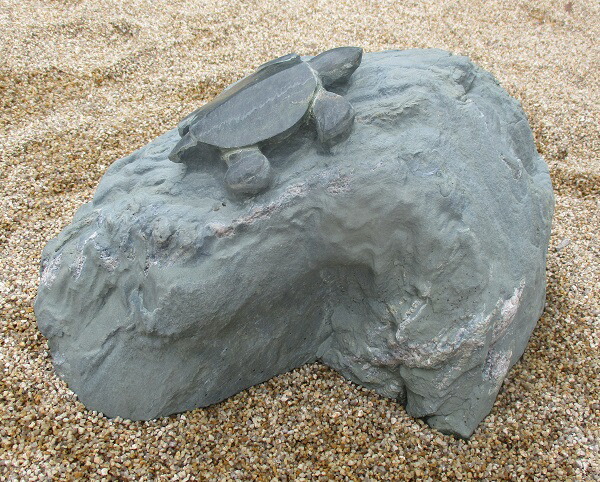 楽天市場】【送料無料】 石の亀(錆石)【縁起物】亀は【万年】長寿の