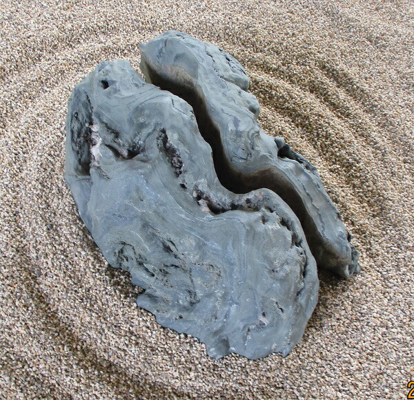 【国産・日本産・愛媛県産】 【伊予青石（自然石）】 【庭石・景石】２石組 【坪庭・和風・インテリア・花壇】 【簡単設置（下場平切）】