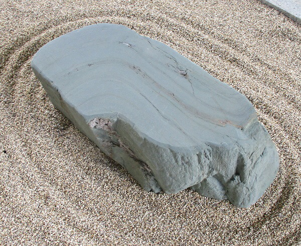 楽天市場】沓脱石 天然石 青系 庭石 景石 y-k009 和風 庭園 石庭