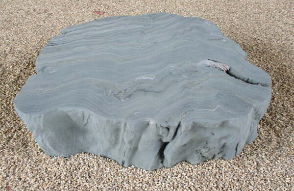 阿波の青石 巨石 上質 5tから10t 楽天市場】三波石 巨大 延段 踏石 青石 幅約3m30cm 特大 庭石