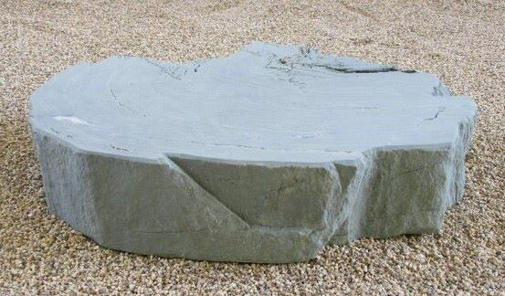 楽天市場】踏台 踏石 小上がり 沓脱石 錆石G682 物置石 庭石 腰掛 台石