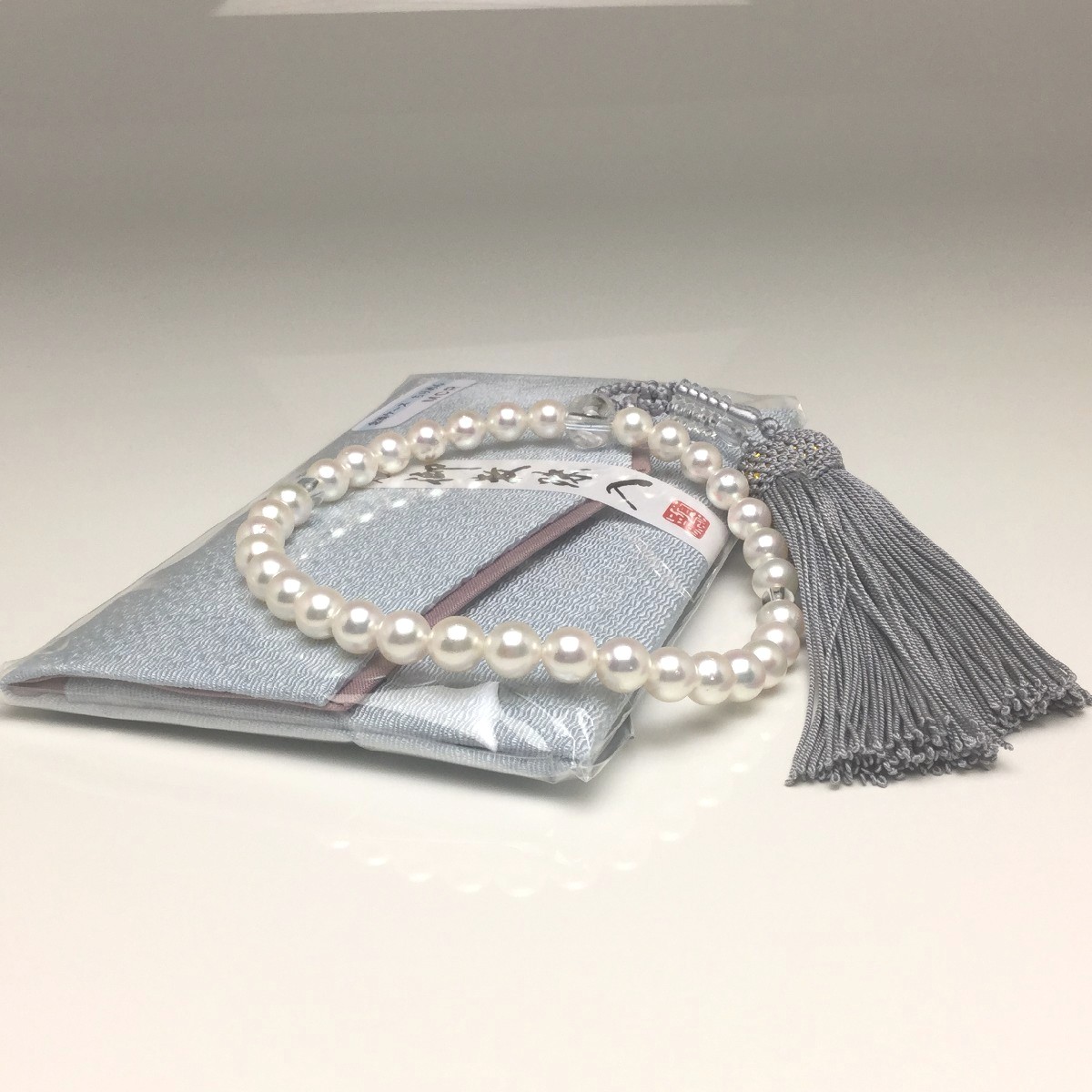【10%OFF】【原則として：66,000円 → SALE：59,400円】真珠 数珠（念珠） パール アコヤ真珠 7.5-8,.0粍 白いこと 正絹房 石英(石英) 73975 イソワパール【百貨店SALE】