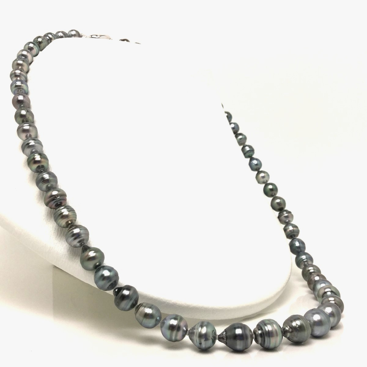 【美品】黒蝶真珠　パールネックレス　鑑定書　シルバー金具　43cm 美品】黒蝶真珠 パールネックレス 鑑定書 シルバー金具 43cm