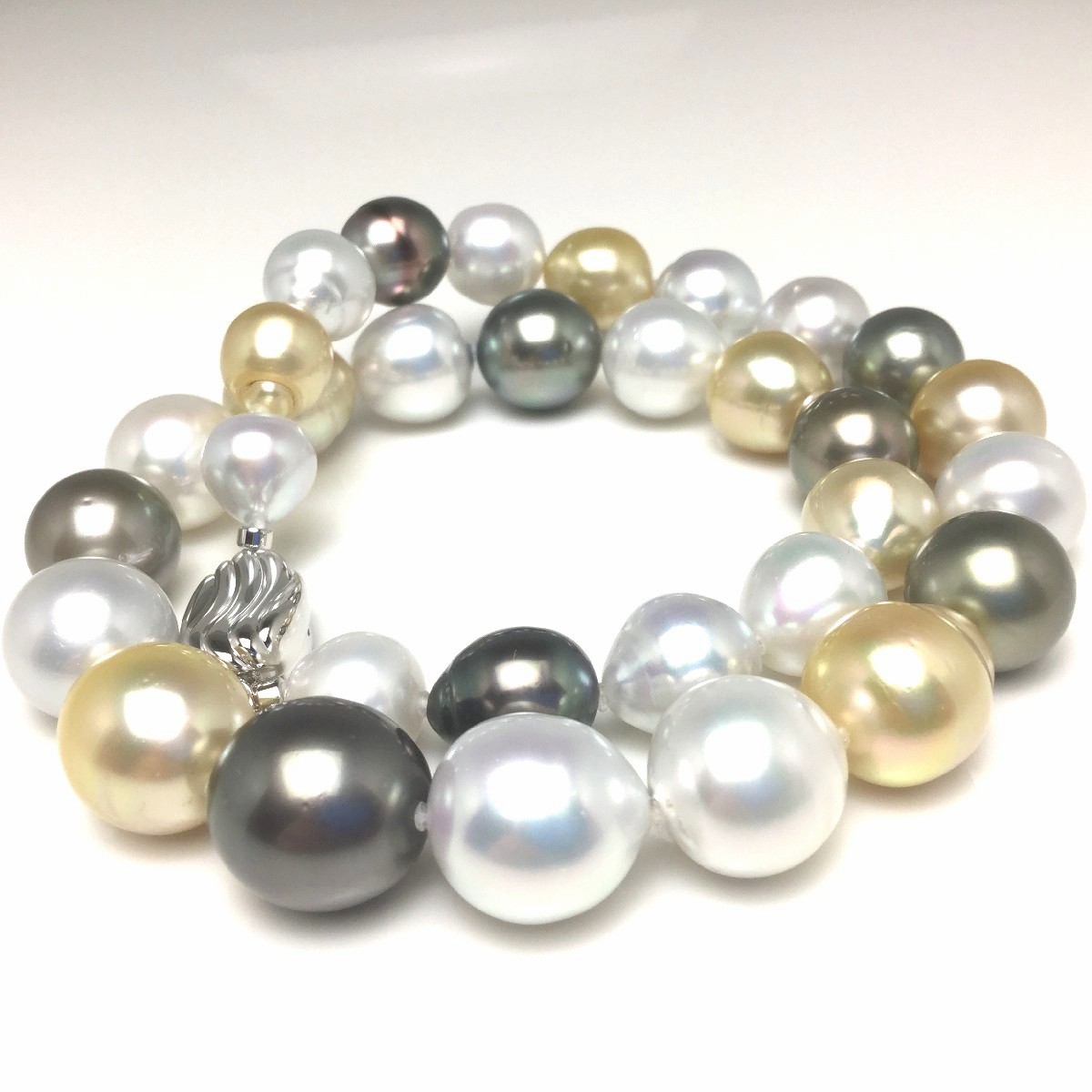 真珠 ネックレス パール 厚巻良質.ナチュラルカラー 白蝶真珠、黒蝶真珠 10.0-14.0mm マルチカラー シルバー クラスップ 79198 イソワパール