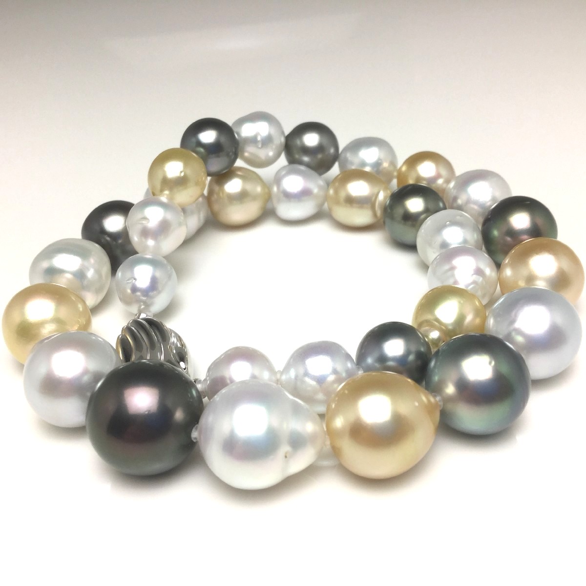 真珠 ネックレス パール 厚巻良質.ナチュラルカラー 白蝶真珠、黒蝶真珠 10.1-14.7mm マルチカラー シルバー クラスップ 79199 イソワパール|伊勢志摩の真珠専門店 IsowaPearl