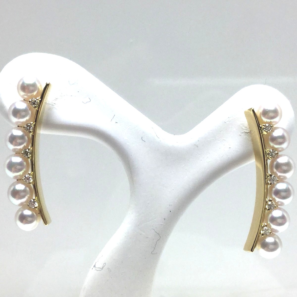 真珠 ピアス パール アコヤ真珠 スタッド 3.0-3.5mm ホワイトピンク K18 イエローゴールド ダイヤモンド 0.04ct 72591 イソワパール|伊勢志摩の真珠専門店 IsowaPearl