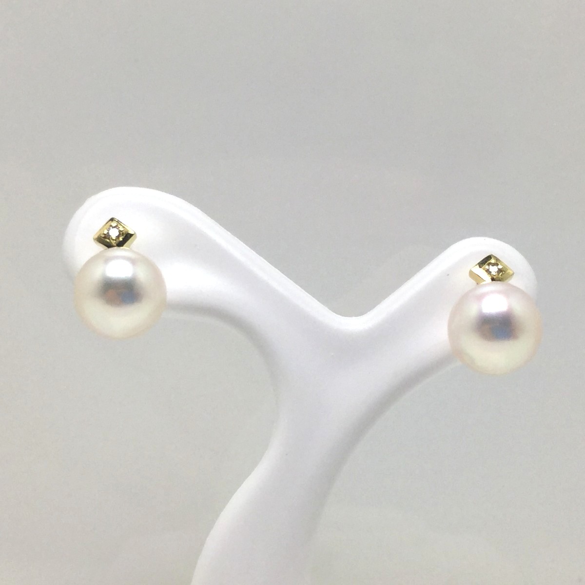 真珠 ピアス パール アコヤ真珠 スタッド 7.3mm ホワイトピンク K18 イエローゴールド ダイヤモンド 0.02ct 74126 イソワパール｜伊勢志摩の真珠専門店　IsowaPearl