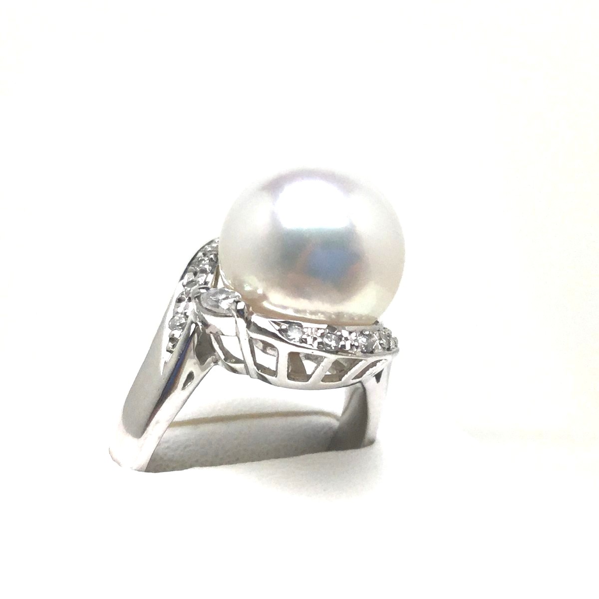 真珠 リング パール オーロラ・フェニックス 白蝶真珠 11.2mm ホワイト Pt900 プラチナ ダイヤモンド 0.23ct 80000 イソワパール｜伊勢志摩の真珠専門店　IsowaPearl